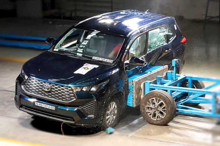 Toyota Innova Hycross BNCAP side impact test